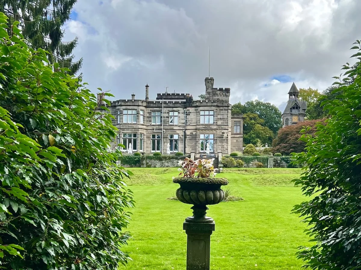 Hampton Manor House exterior from the lawned gardebs