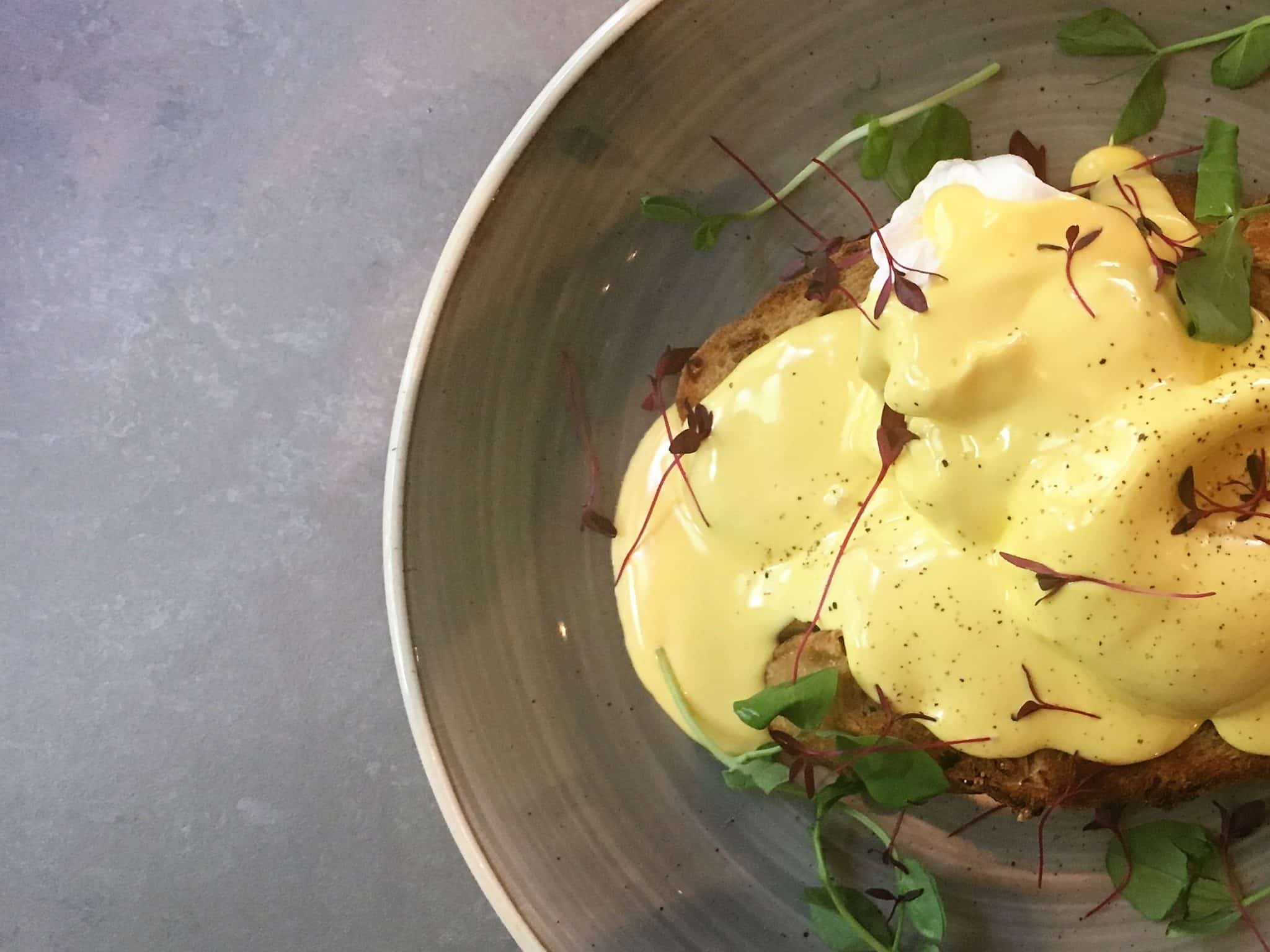 Knight & Garter Exterior Eggs Benedict